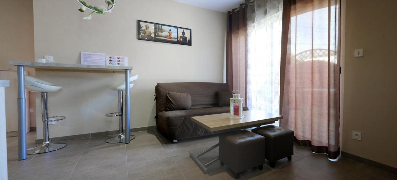 Au Coeur du Bien-Etre, gîte avec piscine chauffée et couverte, SPA, sauna, massages Monteaux Exterior foto